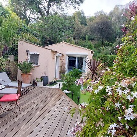 Dans Un Jardin Bb Et Jacuzzi Acomodação com café da manhã Mandelieu Exterior foto