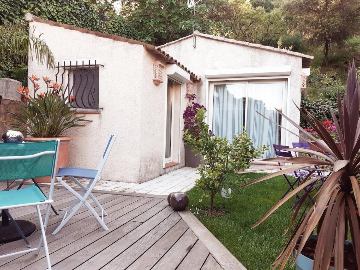 Dans Un Jardin Bb Et Jacuzzi Acomodação com café da manhã Mandelieu Exterior foto