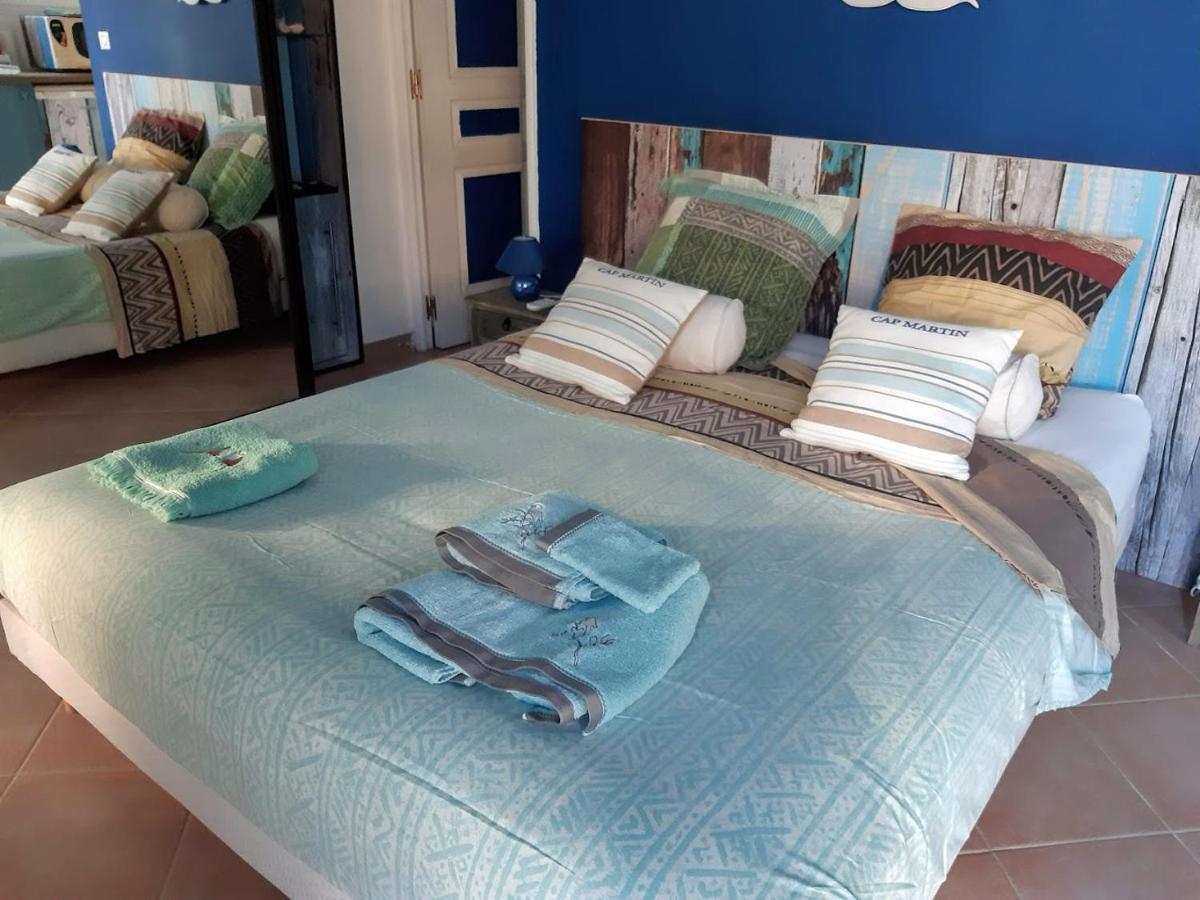Dans Un Jardin Bb Et Jacuzzi Acomodação com café da manhã Mandelieu Exterior foto