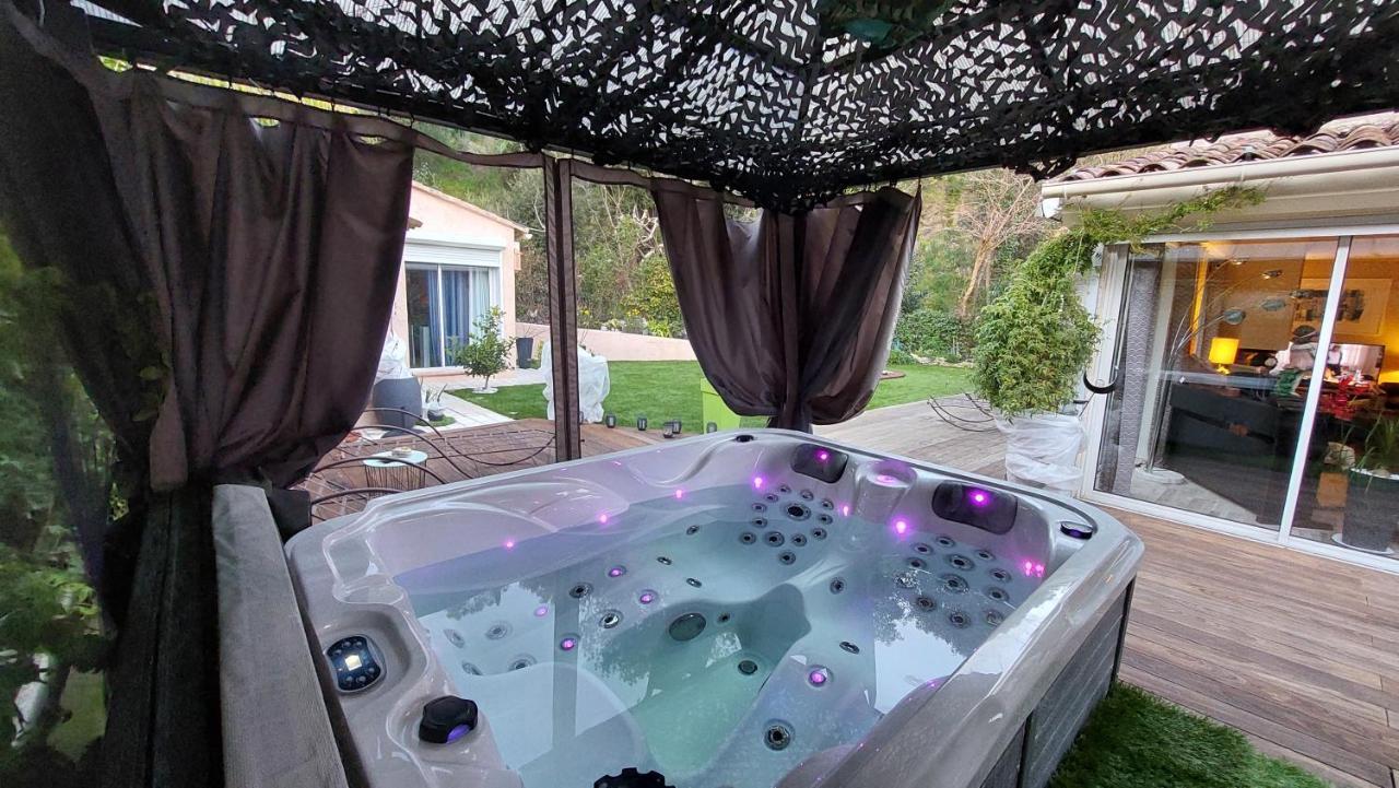 Dans Un Jardin Bb Et Jacuzzi Acomodação com café da manhã Mandelieu Exterior foto