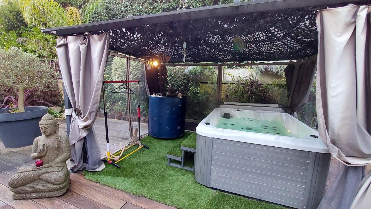 Dans Un Jardin Bb Et Jacuzzi Acomodação com café da manhã Mandelieu Exterior foto